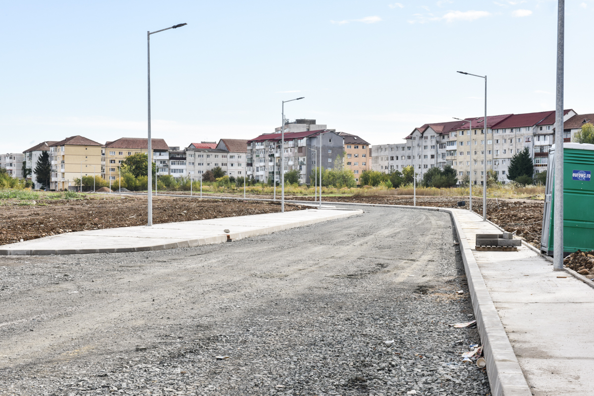 Noua stradă, care va lega Intrarea Arieșului de Calea Dumbrăvii, a ajuns la 80%. Într-o lună se va putea circula