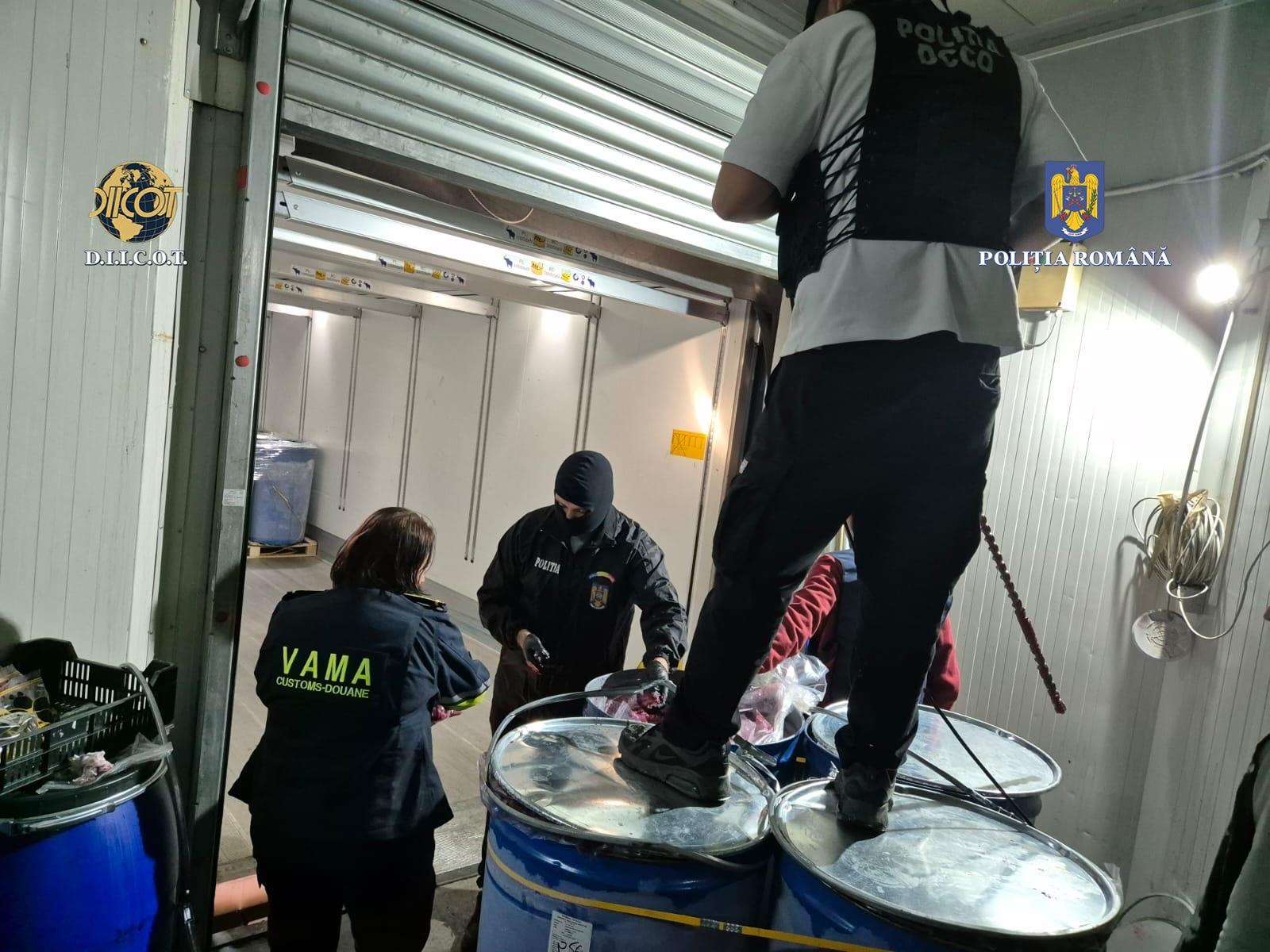 Aproape o tonă de droguri au fost descoperite de polițiștii români în primele nouă luni ale anului. 33 de grupări au fost destructurate