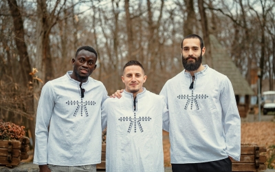 Fotbaliștii de la FC Hermannstadt, îmbrăcați în ie, de Ziua Națională a României. „La mulți ani, România! La mulți ani, români!”