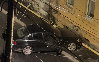 VIDEO Conductă de gaz ruptă pe Abatorului, după un accident rutier. Pericolul a fost îndepărtat