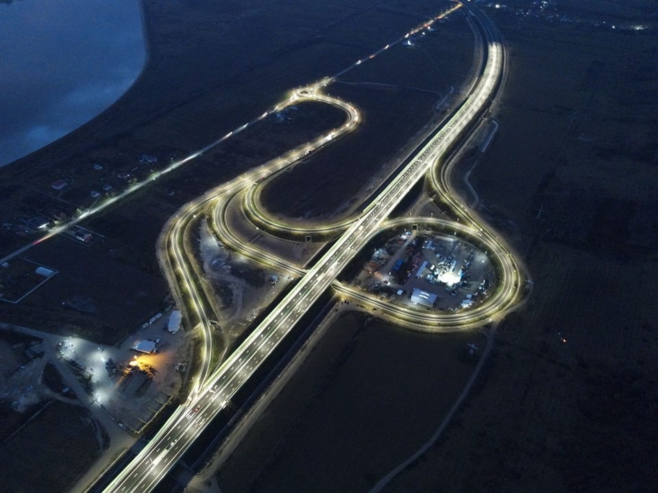 FOTO Șeful CNAIR, anunț despre tronsonul 5 din Sibiu – Pitești: ”Se fac ultimele pregătiri pentru deschiderea  primilor 15,7 km”