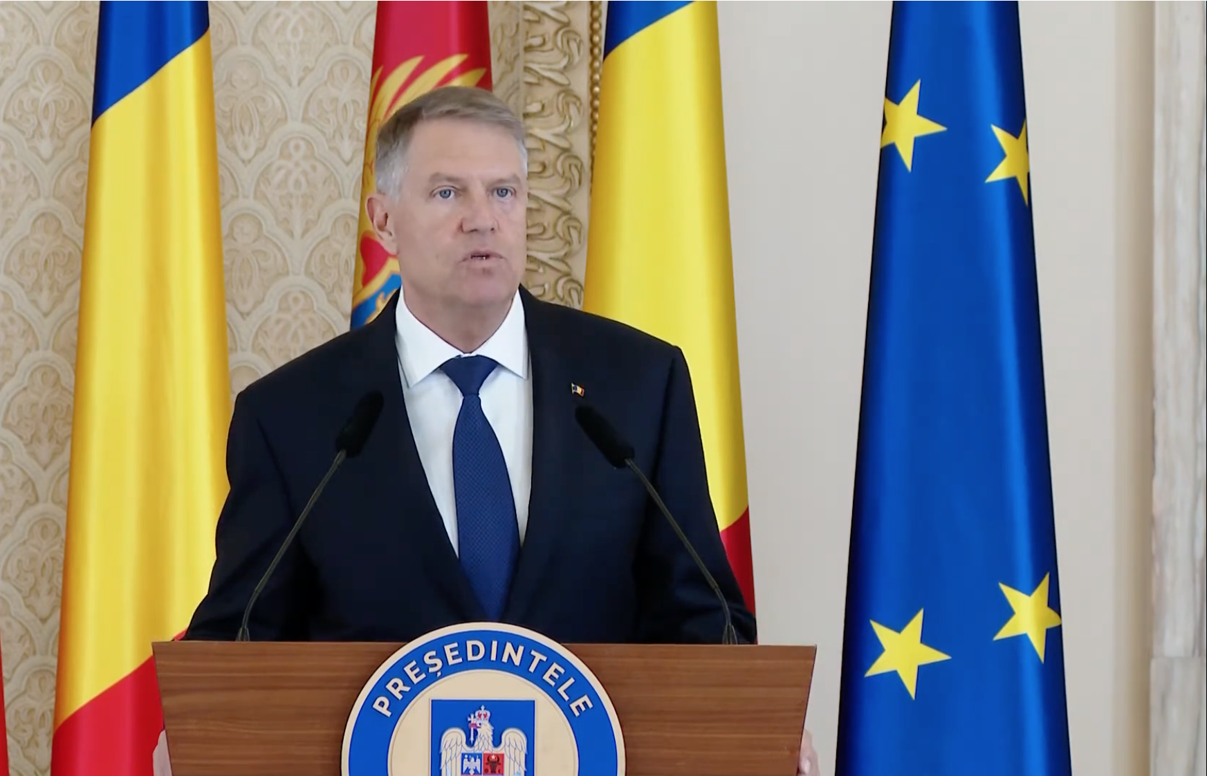 Iohannis a decorat foști și actuali consilieri prezidențiali și de stat