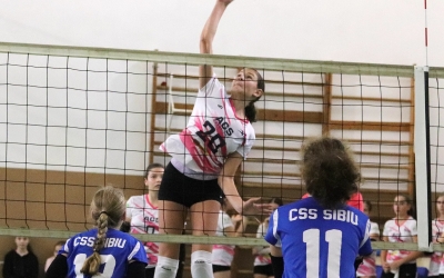 14 școli și licee din Sibiu participă la Cupa de volei „Keep the Ball Flying”. Competiția începe marți