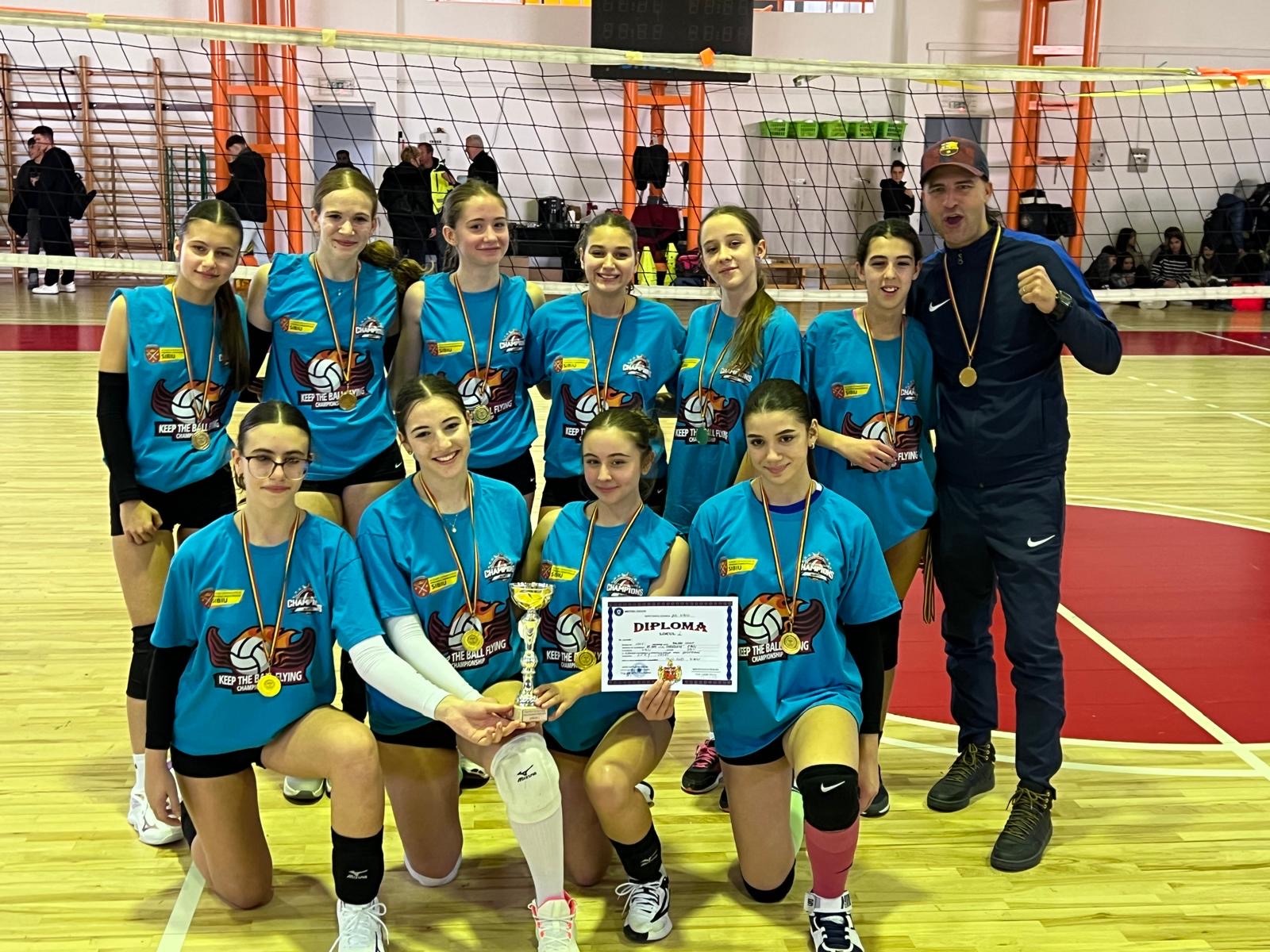 Școala Gimnazială ”Ion Luca Caragiale” Sibiu a câștigat etapa județeană a Olimpiadei Naționale a Sportului Școlar la volei feminin