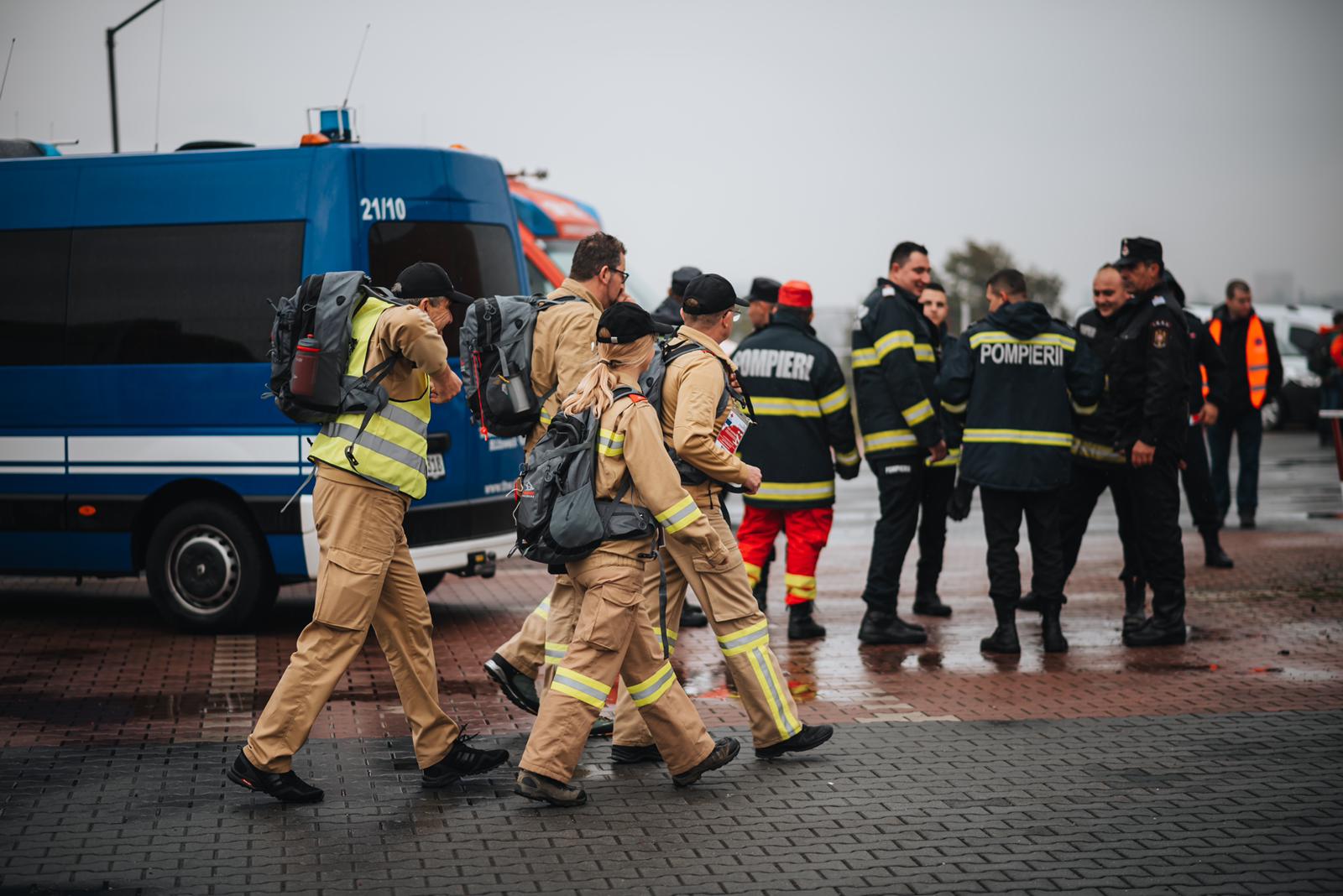 Incendiu la o casă din Cisnădie: 6 minori și un adult s-au auto-evacuat. Cauza: scurt-circuit la o mașină de spălat