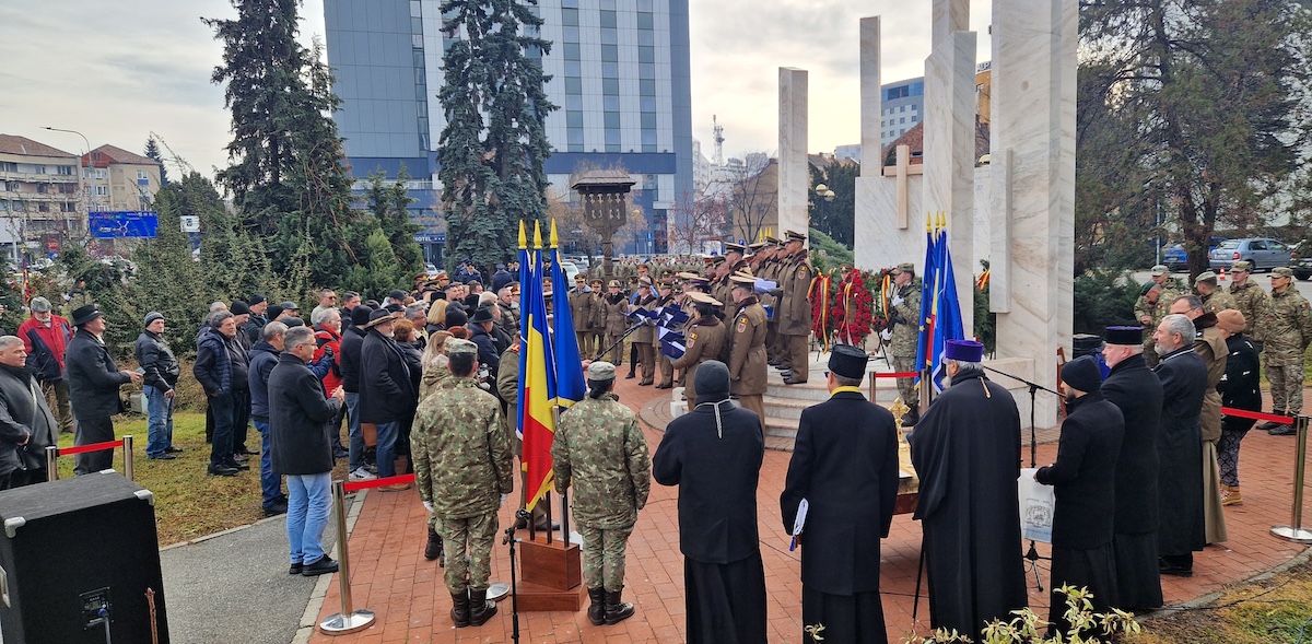 Puțini sibieni au participat la comemorarea eroilor Revoluției de acum 35 de ani. Fodor și Cîmpean au primit diplome aniversare în lipsă. „A fost o revoluție care, mai apoi, a fost furată”
