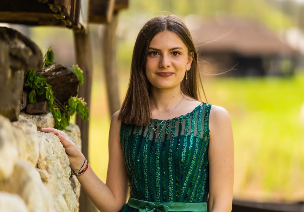 Sara Ciucur, eleva de la „Goga” cu două cărți publicate la doar 17 ani: „Cel mai frumos sentiment este când cei din jur simt ceea ce simți și tu”