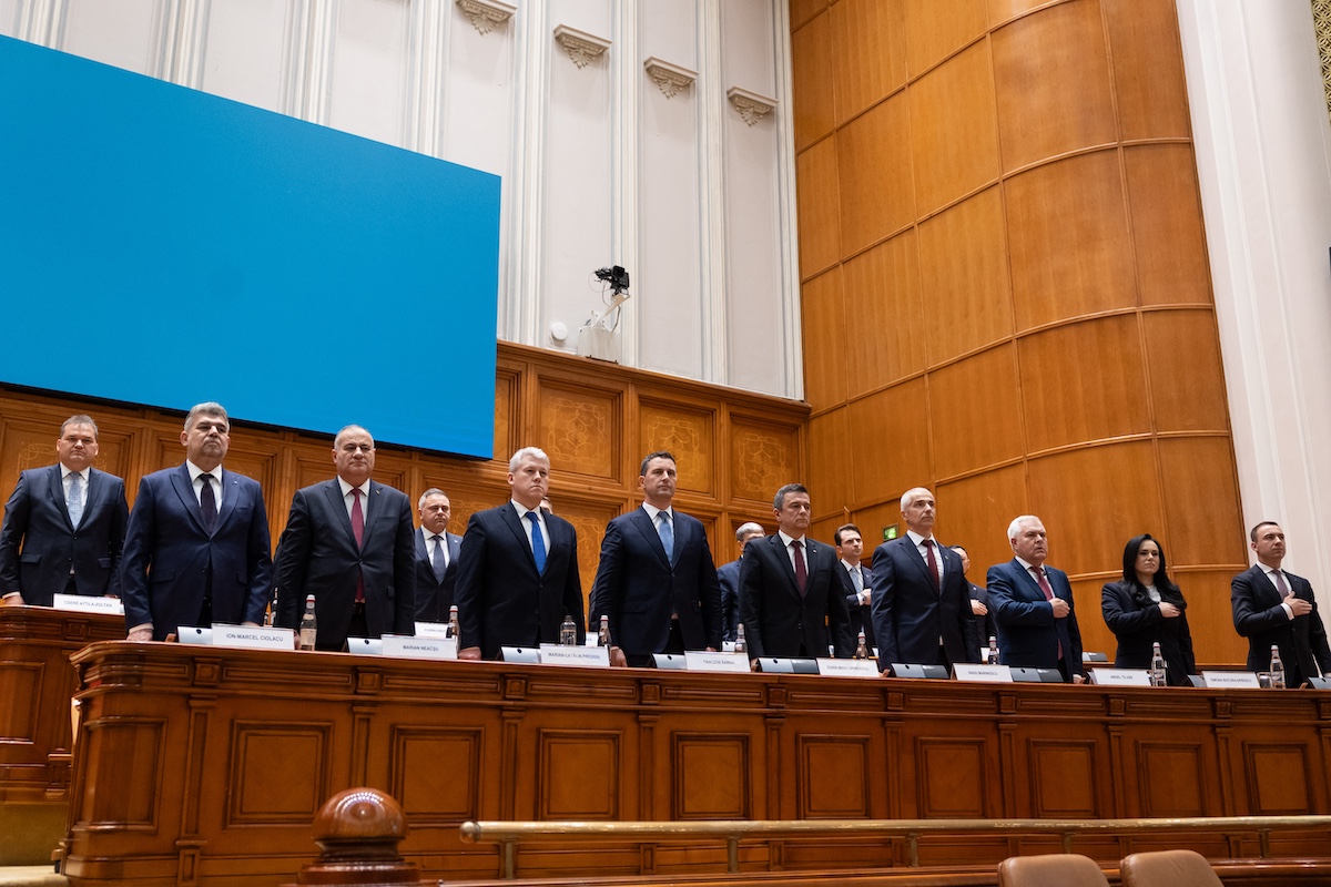 Noul guvern condus de același Marcel Ciolacu a fost învestit. Emil Hurezeanu este ministru de Externe