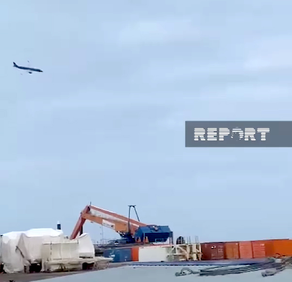 Un avion cu 67 de oameni la bord s-a prăbuşit în Kazahstan