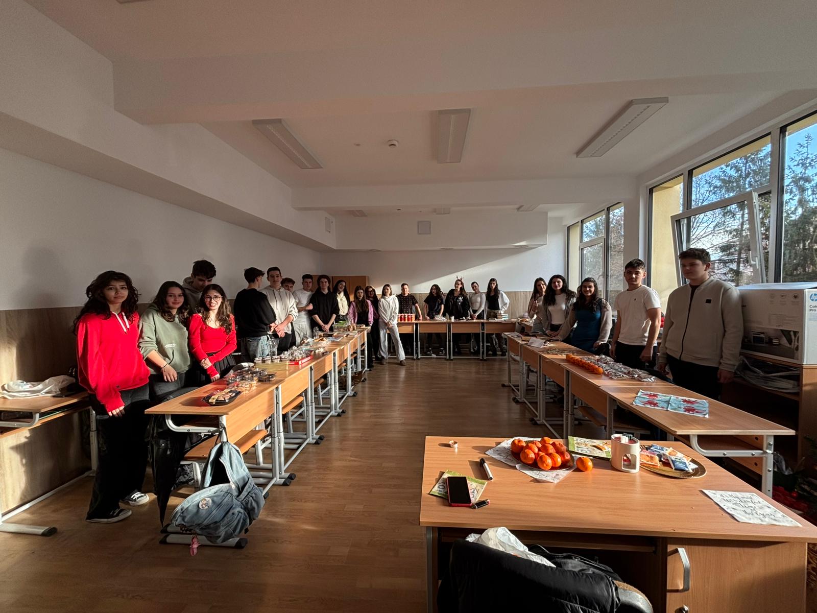 „Luna generozității” la Colegiul Pedagogic Sibiu: „Shoebox” și „Adoptă un bunic singur”, printre campaniile desfășurate