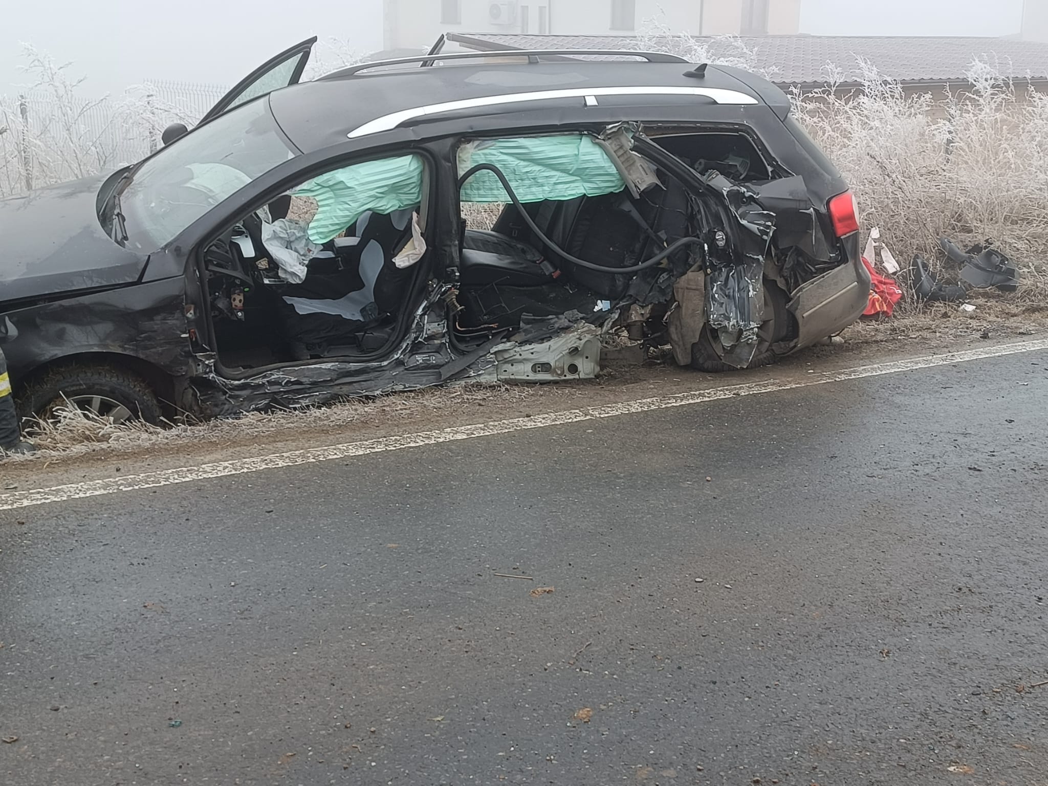 Accident grav pe drumul Sibiu - Agnita. O fetiță de șase ani a murit