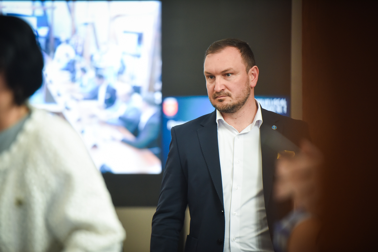 Adrian Bibu rămâne administratorul public al județului în noul mandat al CJ Sibiu. „Spitalul Județean e cea mai mare provocare a noastră”