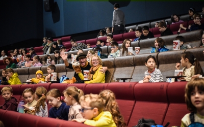 Proiecție gratuită de film în limba germană, la CineGold, pentru 250 de copiii de la Școala Nr. 2. Consulul Germaniei la Sibiu, Kerstin Ursula Jahn, invitata specială a evenimentului