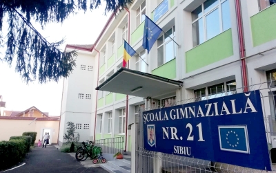 Elevii Școlii 21 din Sibiu, parteneri ai supereroilor reciclării. Copiii și-au demonstrat creativitatea printr-un proiect ecologic
