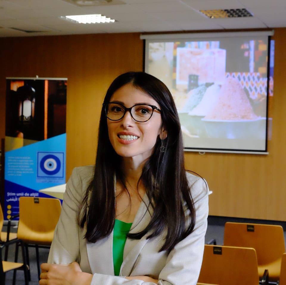 Fawzia G. Rehejeh, de la Centrul Cultural Arab Sibiu, avertizează asupra ”revoluției” din Siria: Țara a intrat pe mâinile unor grupări fundamentaliste, jihadiste și cu origini explicit teroriste