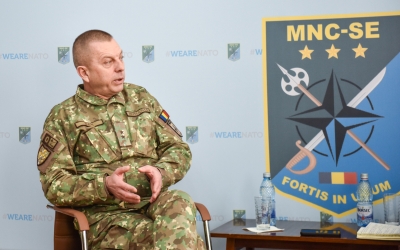 Generalul-maior Cristian-Daniel Dan, comandantul Centrului NATO de la Sibiu: Calitatea de membru a celei mai puternice alianțe din lume, pe lângă drepturi, îți aduce și niște obligații