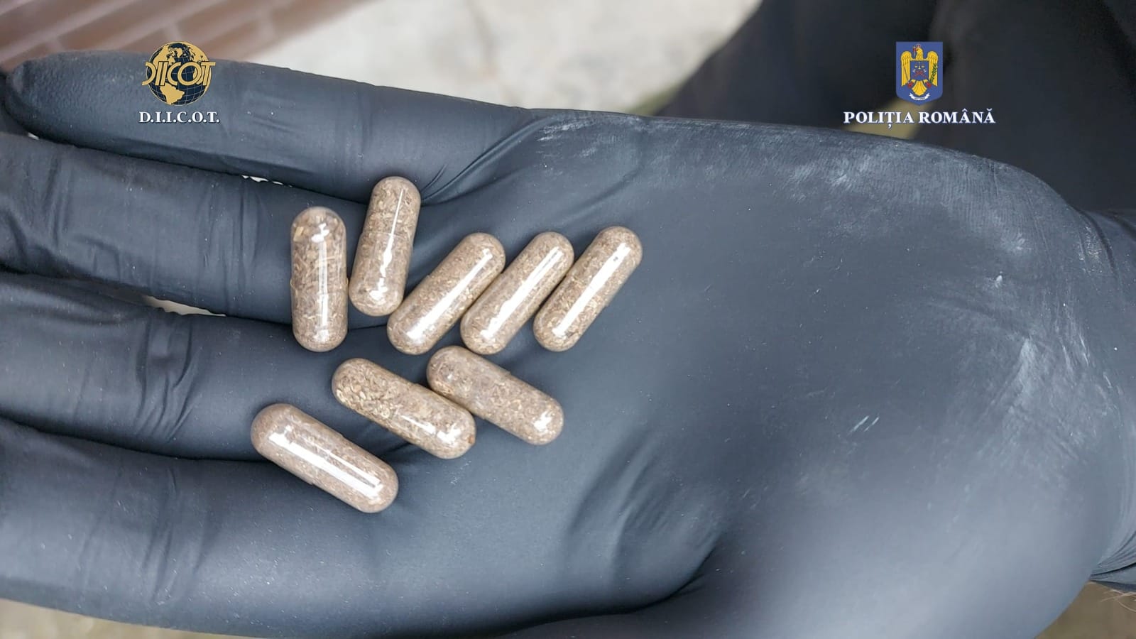 Poliţiștii români au confiscat, anul trecut, aproximativ 1,2 tone de droguri