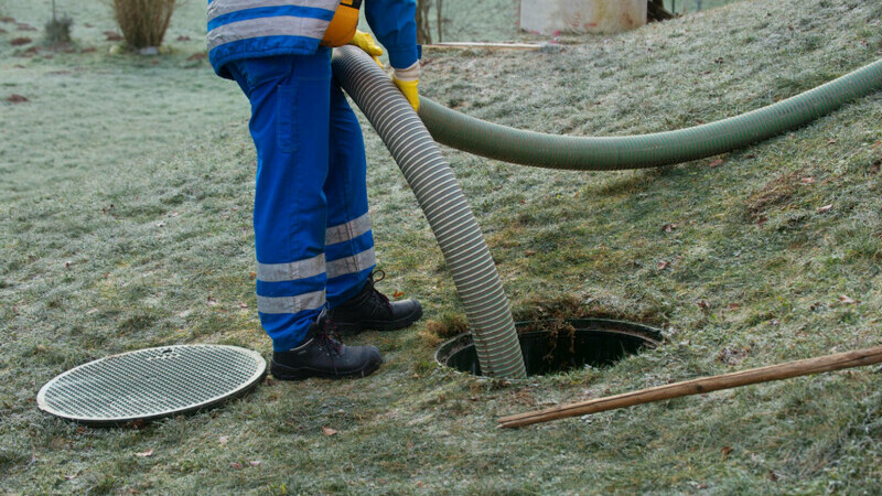 Peste 320 de fose septice în municipiul Sibiu și Șelimbăr. Legea prevede că unde există rețea de canalizare menajeră, populația este obligată să se racordeze