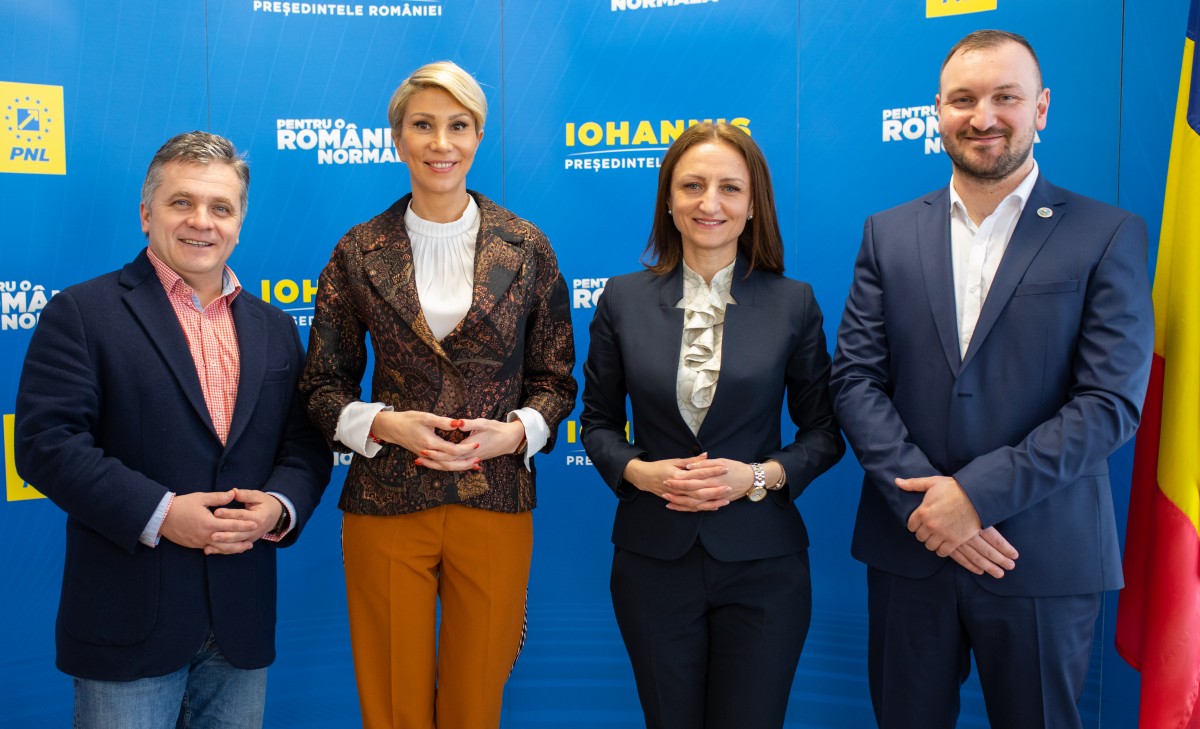 Echipa semi-câștigătoare nu se schimbă. PNL Sibiu a trimis la București lista candidaților pentru locale: Cîmpean, Bibu, Roman