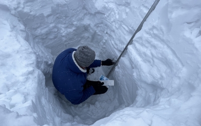 Risc de avalanșă de gradul 4 din 5 în munții Făgăraș. Salvamont recomandă turiștilor să nu se aventureze în zona montană