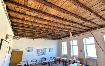 Prăbușirea tavanului școlii din Alămor: „Se pare că acea prindere din metru în metru nu era în regulă”