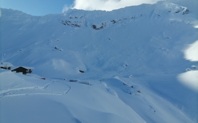 Risc însemnat de avalanșă în munții Făgăraș. La Bâlea Lac este cel mai mare strat de zăpadă din țară