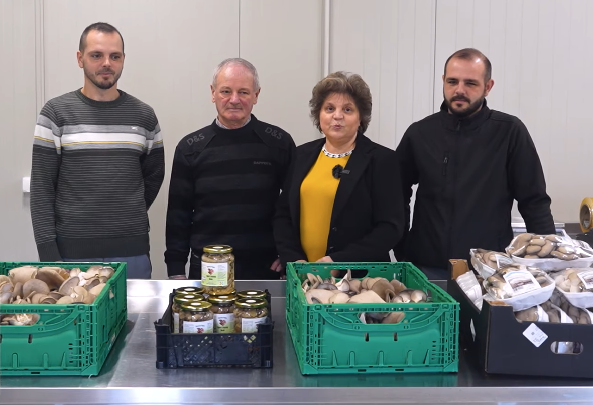 O familie din Poplaca a dezvoltat un brand local dintr-o afacere cu ciuperci: „Prima ciupercă a fost un champignon”
