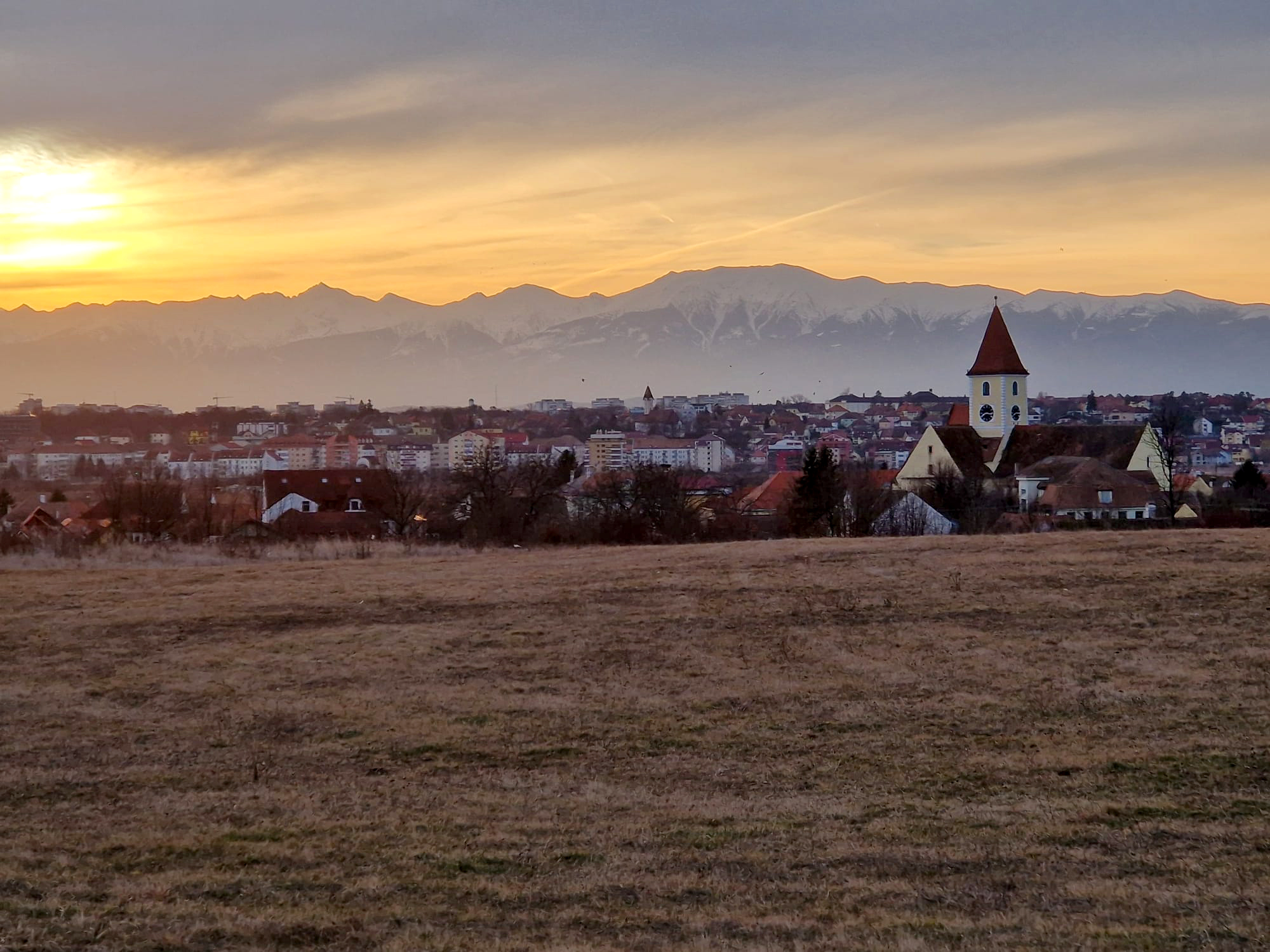 Între -3 și 10 grade, astăzi, în municipiul Sibiu. Va ninge la munte