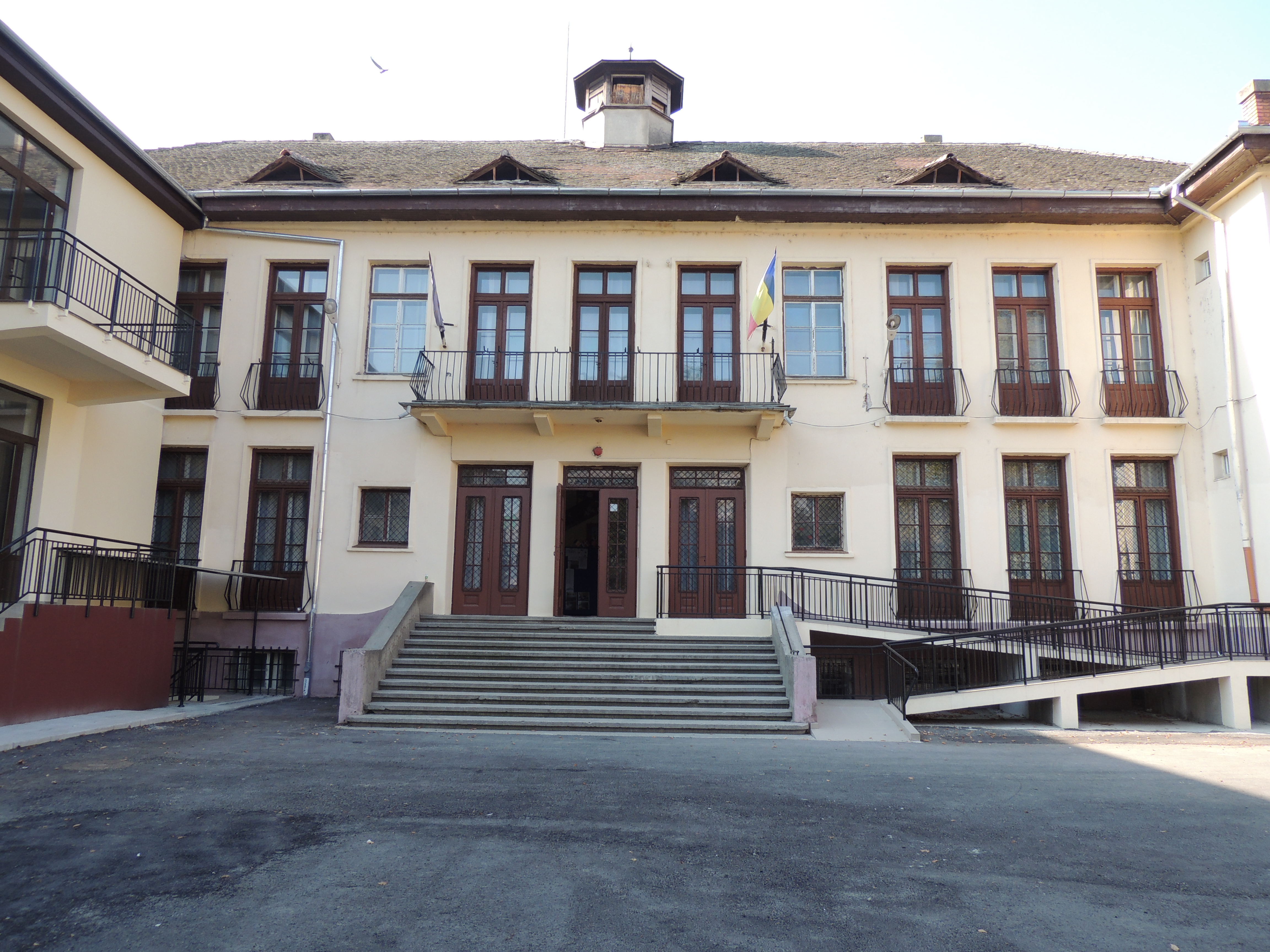 Investiții de 7,7 milioane de lei în modernizarea unei școli de cartier din Sibiu