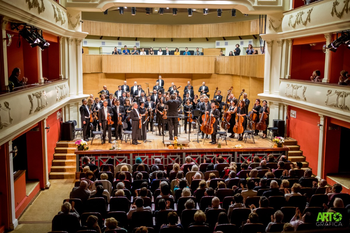 Concert cu o violonistă din Japonia, reprogramat la Filarmonica din Sibiu din cauza unei noi greve