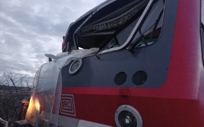 Bărbatul care conducea tractorul lovit de tren a fost externat după patru zile de spitalizare
