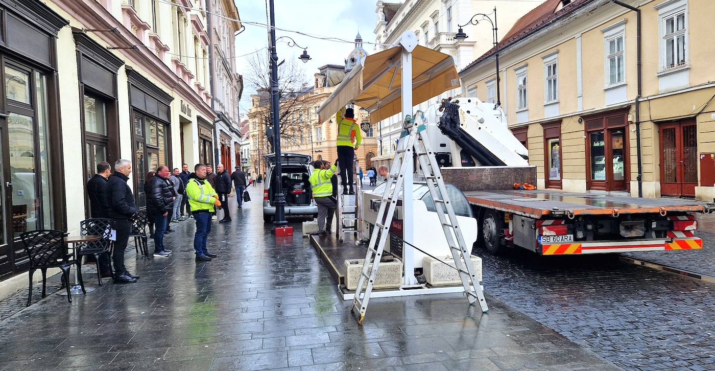 Primăria a desființat prima terasă din centru: aparținea asociatului lui Mihai Bokor, soțul viceprimarului. „Doamna primar nu cred că știe”