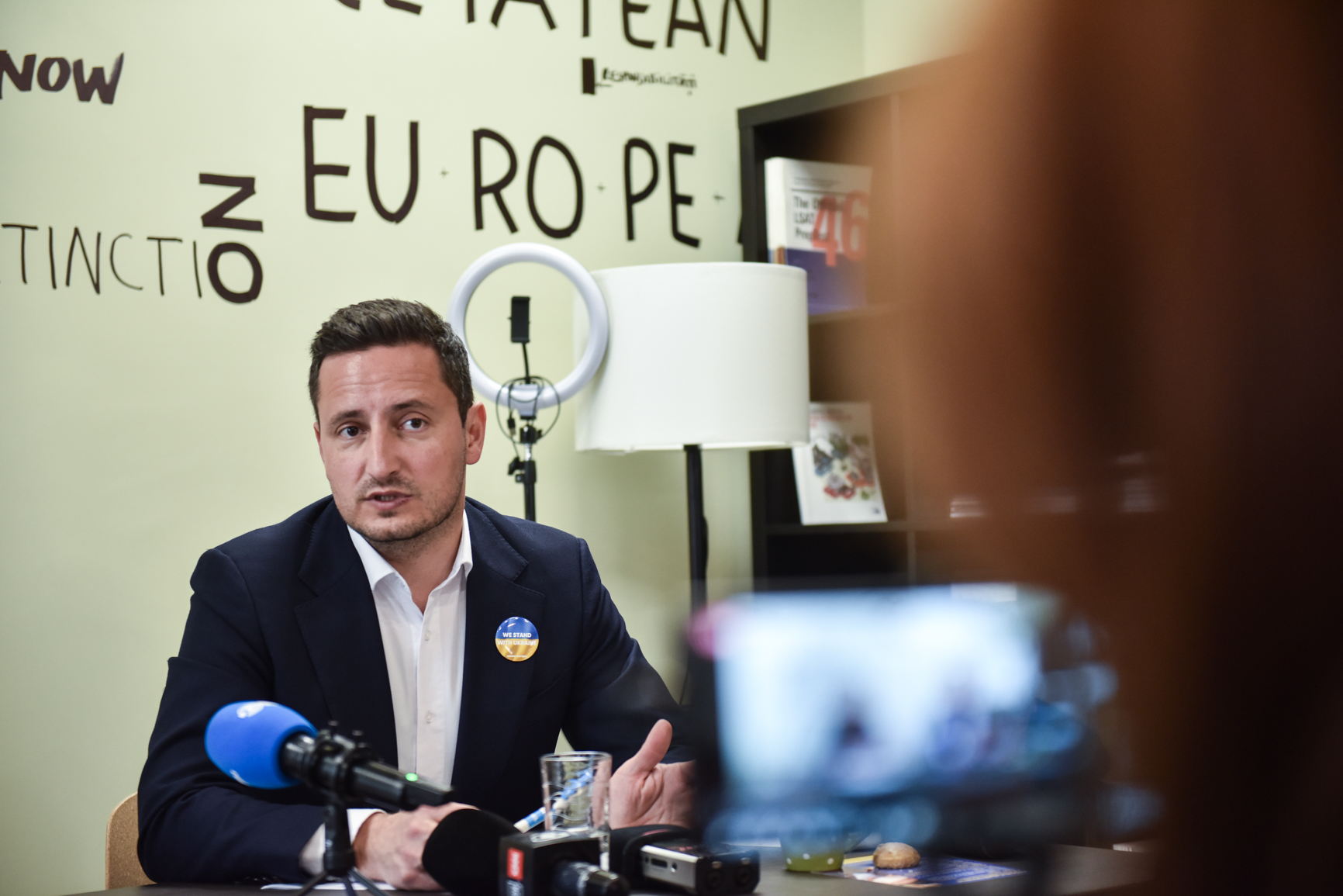 Nicu Ştefănuţă susţine căsătoriile între persoanele de acelaşi sex: ”Nu urâţi ceea ce nu înţelegeţi!”