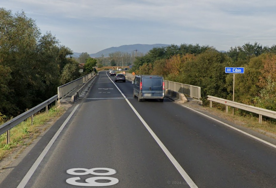Restricție de circulație pe DN1, în zona giratoriului de la Veștem. Se lucrează la rosturile de dilatație de pe podul de peste râul Cibin