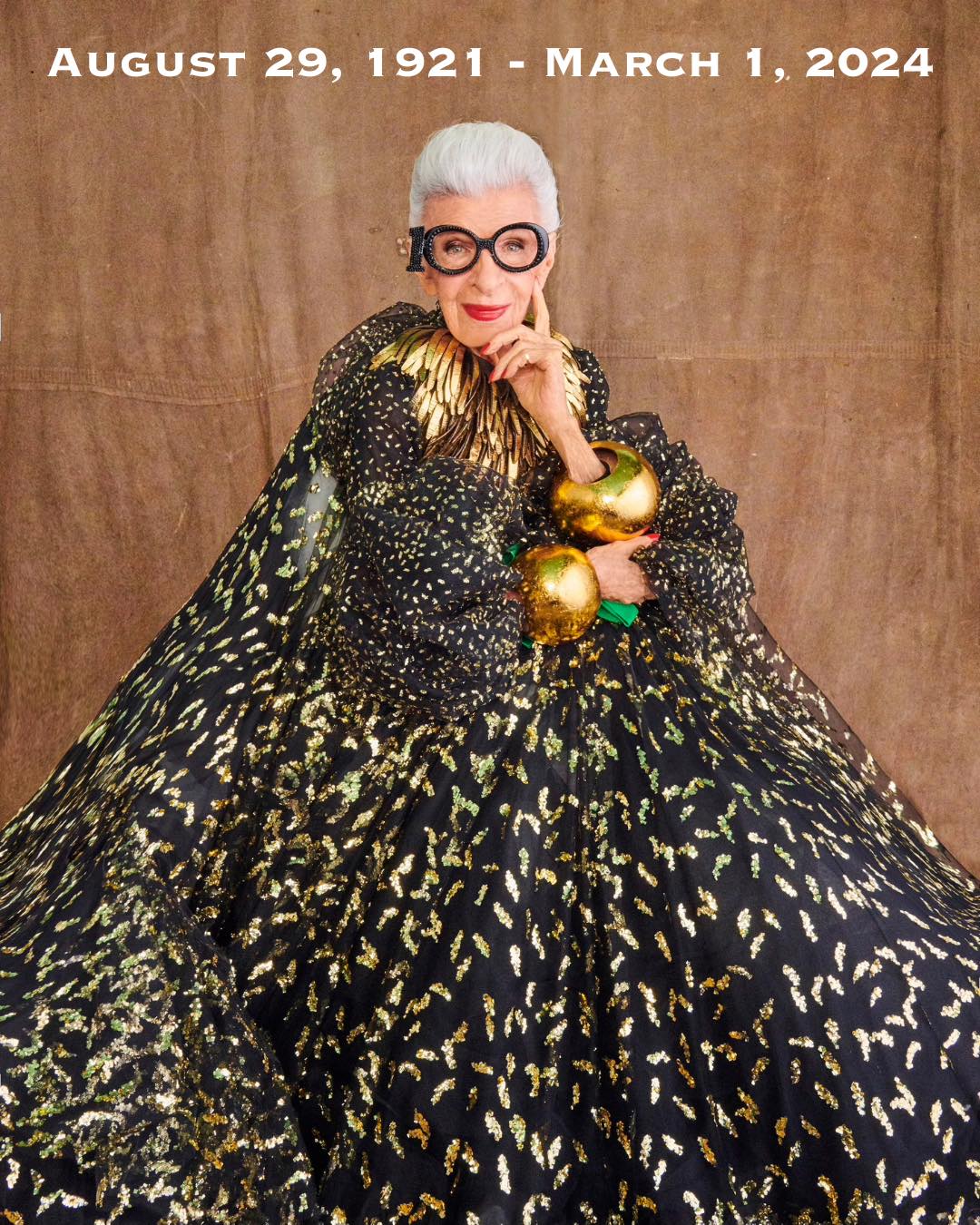 „Starleta geriatică'' a modei, Iris Apfel, a încetat din viaţă la vârsta de 102 ani