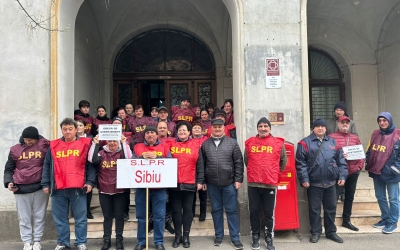 Grevă de avertisment la Poșta Sibiu. Poștaș: „După 34 de ani, eu am salariul de 2.200 de lei în mână”