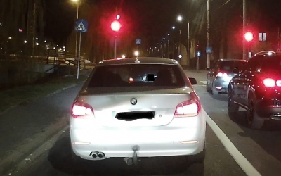 Strada Râului: Un șofer încalcă cel puțin trei reguli de circulație în 20 de secunde