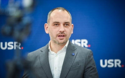 ACTUALIZARE Liderii USR Sibiu socotesc banii pe care aleșii PNL îi cheltuiesc pentru promovare. „Nu din banii publici!” Reacție: „Ei de unde au bani de precampanie? Din vaccinuri?”