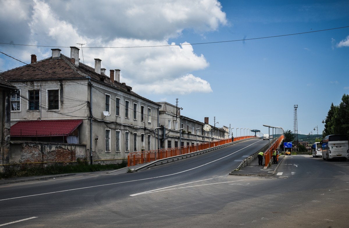 Licitație pentru Podul Gării. Lucrările se vor executa obligatoriu fără închiderea totală a circulației. Vor fi amenajate 41 de locuri de parcare sub pod