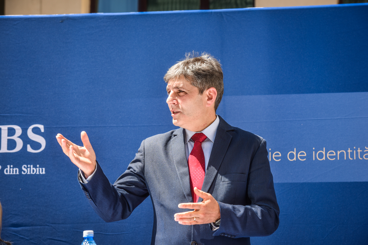 Schimbul de generații la ULBS: în 3 ani, 400 de posturi au fost scoase la concurs. Avansarea în gradul didactic, o provocare: „Avem criterii peste standardele naționale”