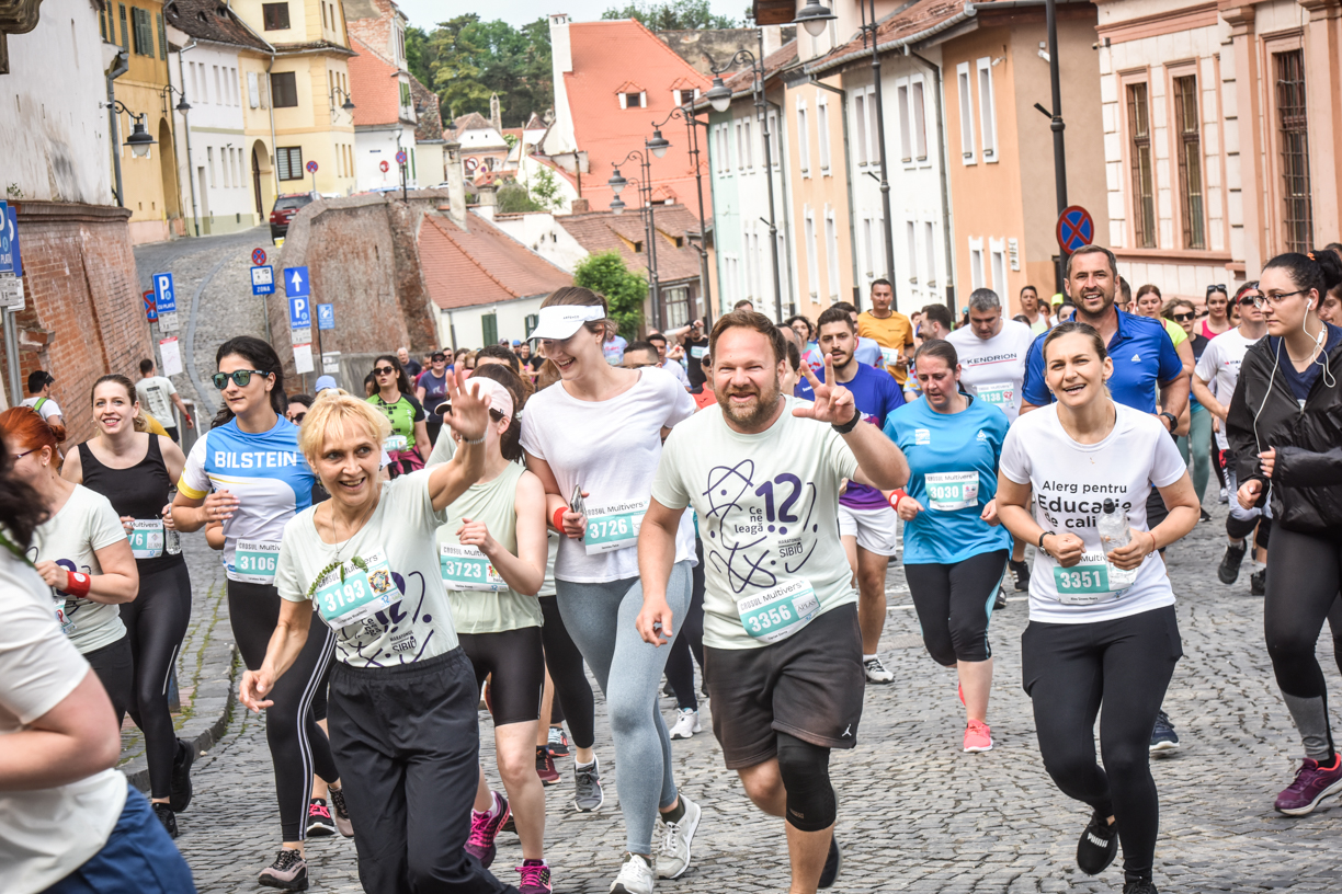 Au început înscrierile pentru alergătorii și susținătorii proiectelor de la Maratonul Internațional Sibiu. Probă nouă pentru cei care vor să participe la competiție în pași de mers alert