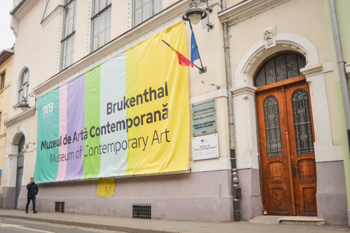 Acces gratuit pentru femei la Muzeul de Artă Contemporană, de 8 martie. O sibiancă își prezintă lucrările din expoziția „New Moon in Virgo”