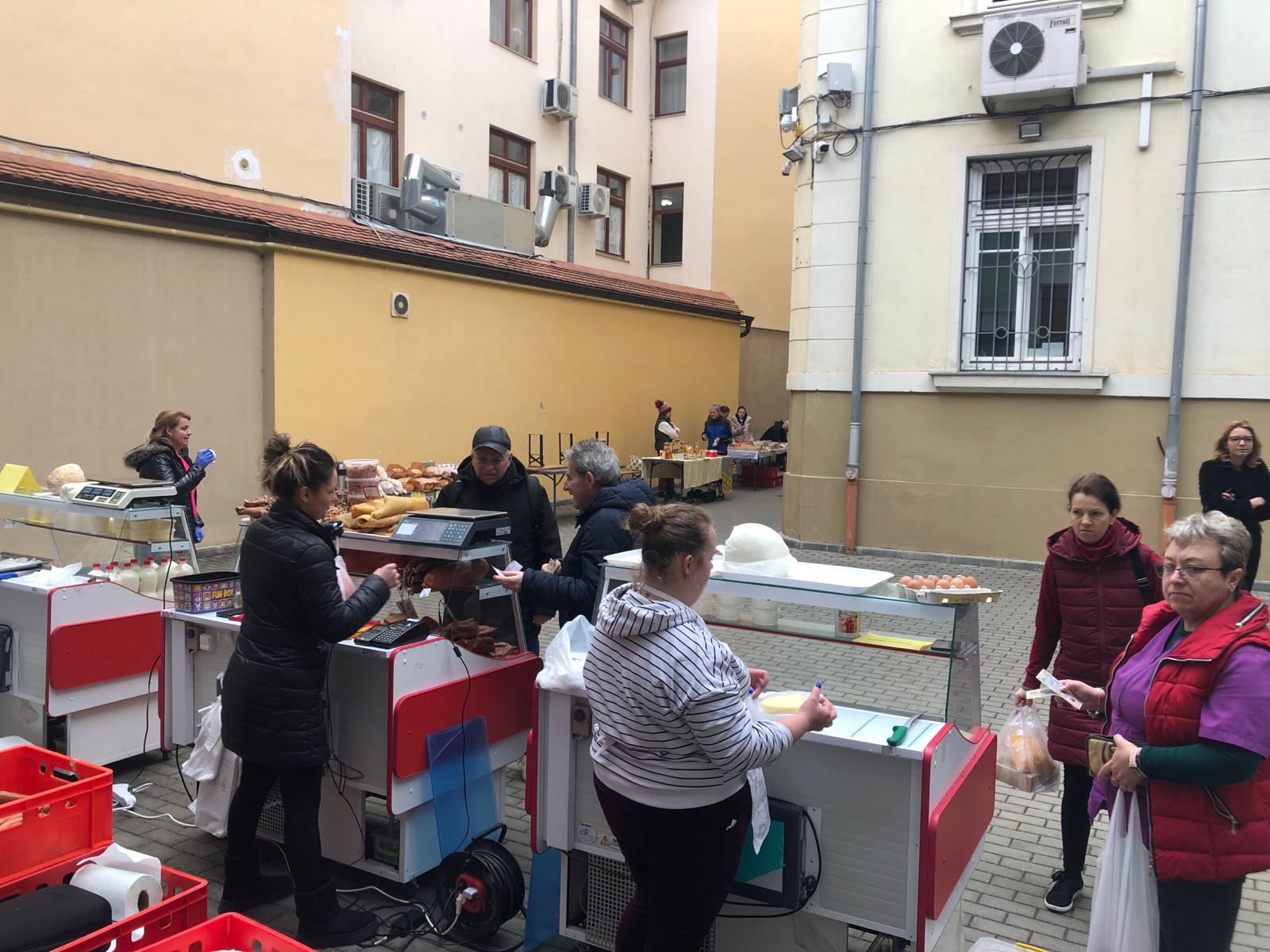 Ultima piață volantă de la Consiliul Județean Sibiu: 10 producători vin mâine în centru Sibiului