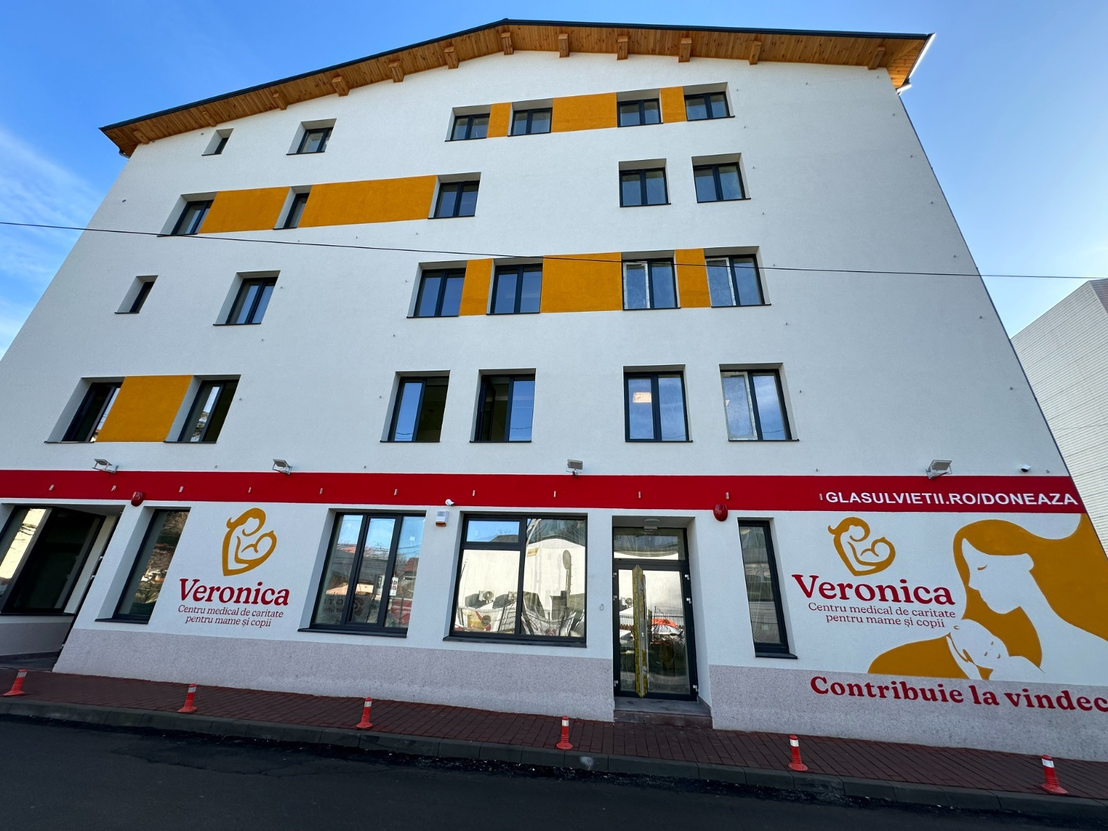 Încă un spital a fost construit din donații - la Iași. Poartă numele femeii care a murit de cancer, fiind lăsată fără tratament pentru că nu avea buletin și asigurare medicală
