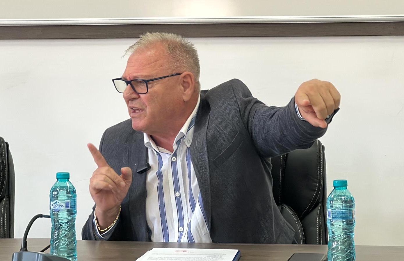 Primarul Cisnădiei, despre acuzațiile USR: „Ce dovezi au? Și ei de ce nu respectă perioada campaniei electorale?”