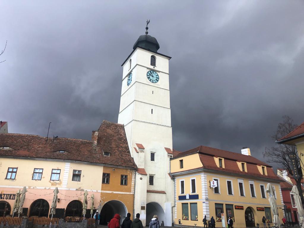 Cod galben de vânt la Sibiu, până marți seara