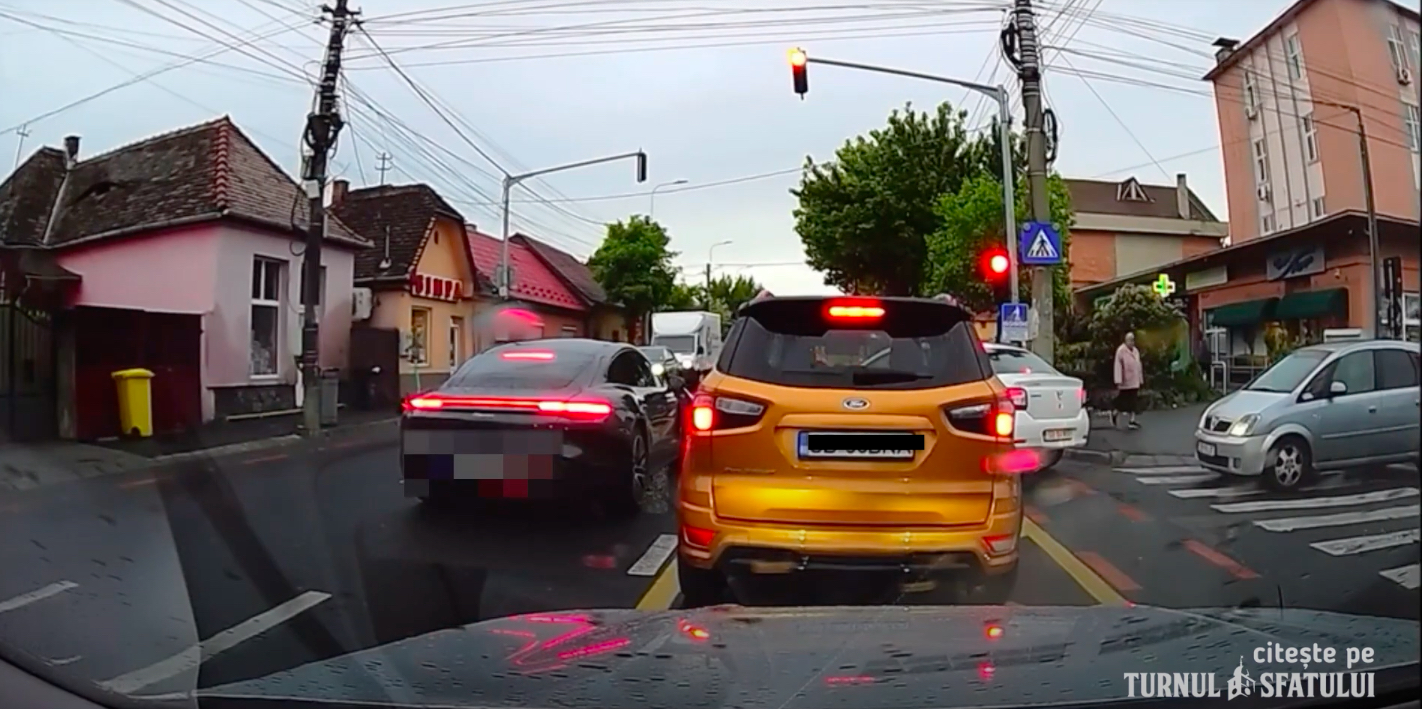 Bolid de lux filmat pe contrasens în Sibiu, la oră de vârf. Reacția Poliției