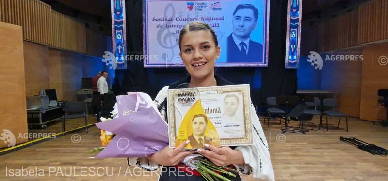 Natalia Maria Rusu, elevă a profesoarei Mariana Anghel, câştigat miercuri Marele Premiu şi Trofeul Festivalului Naţional de Interpretare Vocală 