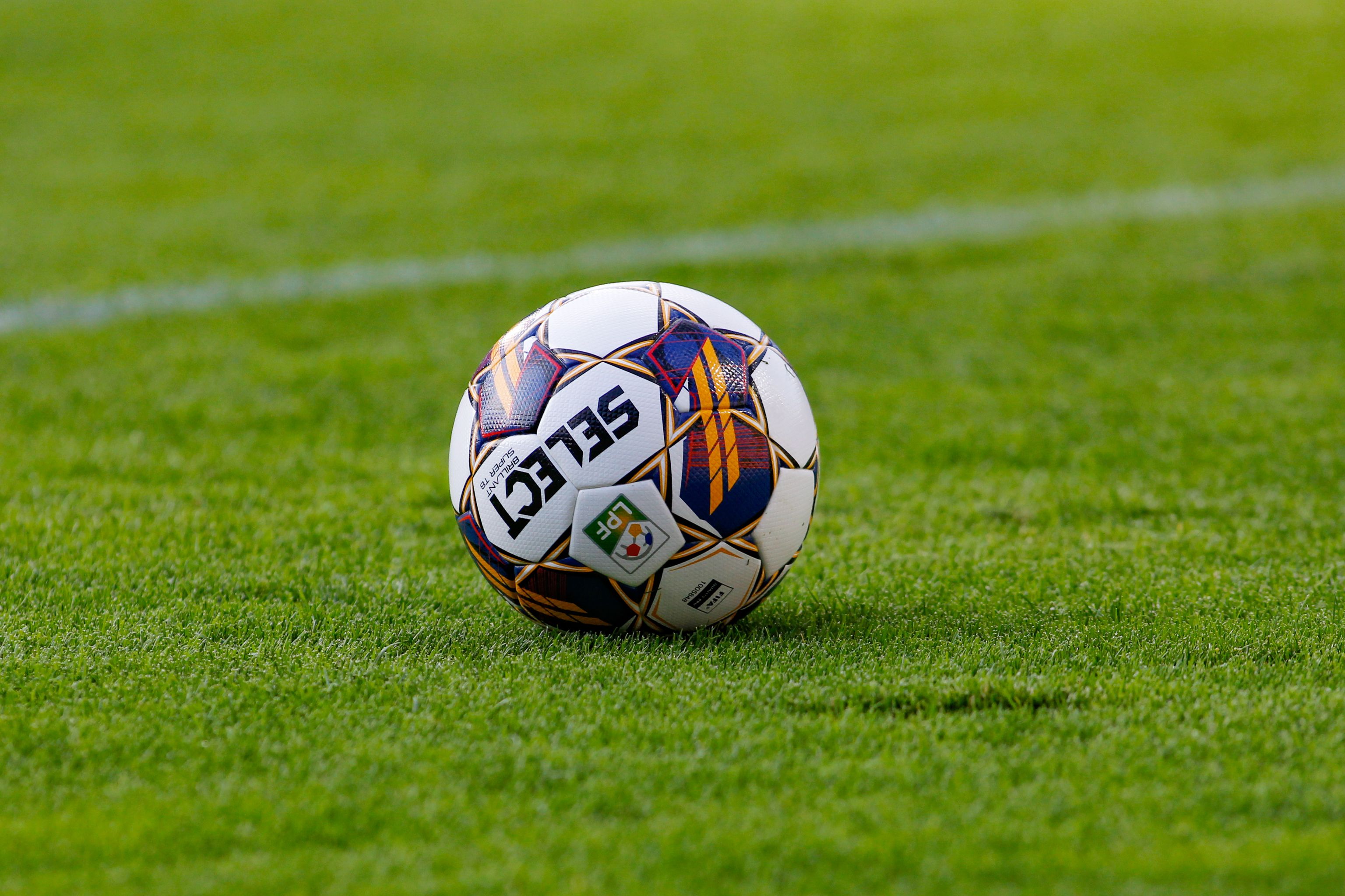 A fost atribuit contractul de înlocuire a gazonului de la Stadionul municipal: se va întâmpla în pauza competițională și va costa 2,6 milioane lei