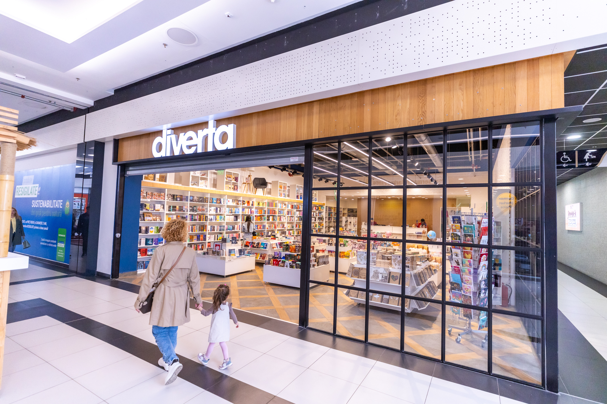 O nouă librărie își așteaptă vizitatorii cu reduceri la Shopping City Sibiu
